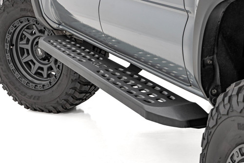Rough Country RPT2 Running Board - Double Cab - Black - Toyota Tacoma 2WD/4WD (2016-2023) | DHTP 44012