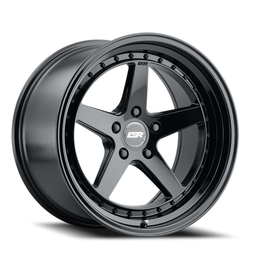 DOORBUSTER PRICING! - Esr Cs5 Wheel 18x10.5 5x108 Gloss Black 22mm | 80551422 CS5GBLK 5X108