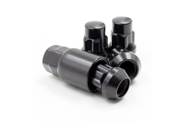 Locking Lug Nuts Set