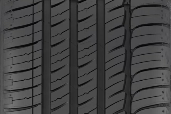 Michelin Primacy MXM4 tread closeup