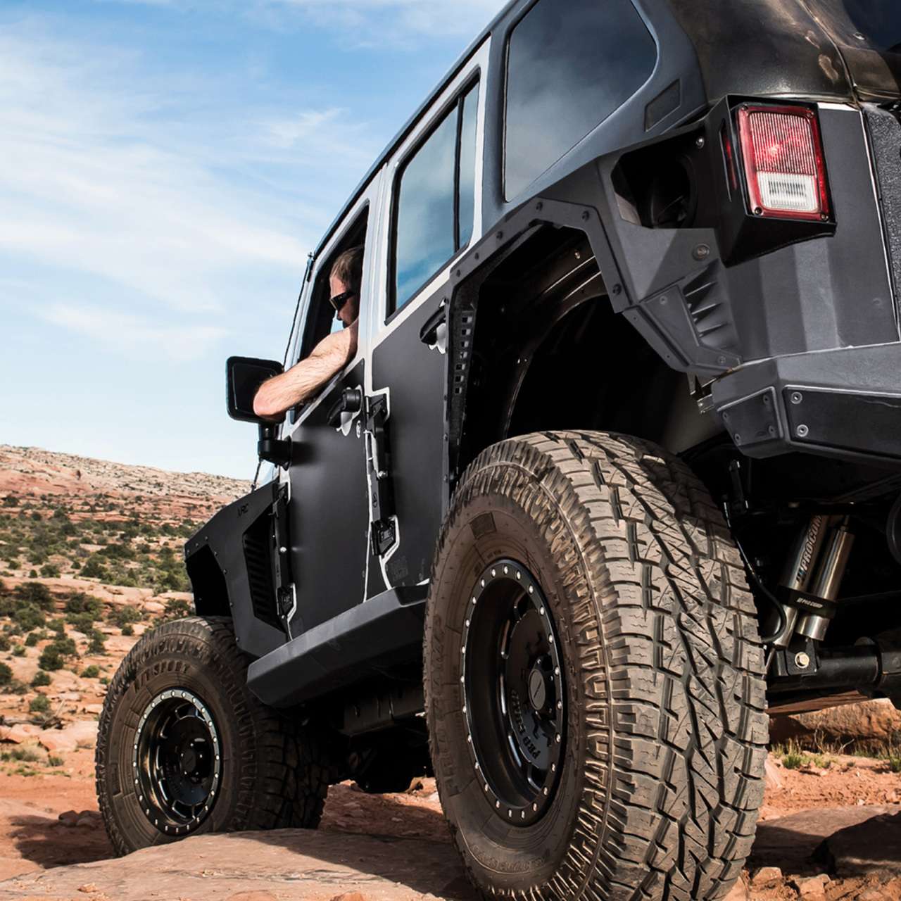 smittybilt jeep wrangler jk ヒッチメンバー 2インチ Smittybilt Jeep Wrangler Gen2 Bolt On Tire Carrier 76857 (07
