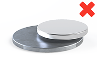 Magnet poorly aligned on steel target resulting in reduced pull force