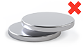 Two magnet discs with poor edge alignment