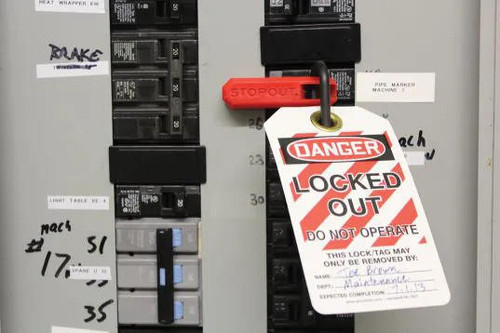 Accuform Signs Accuform LOTO Circuit Breaker Lockout KDD170 - Stopout - Single Pole - 120/240 - Red - Low Profile