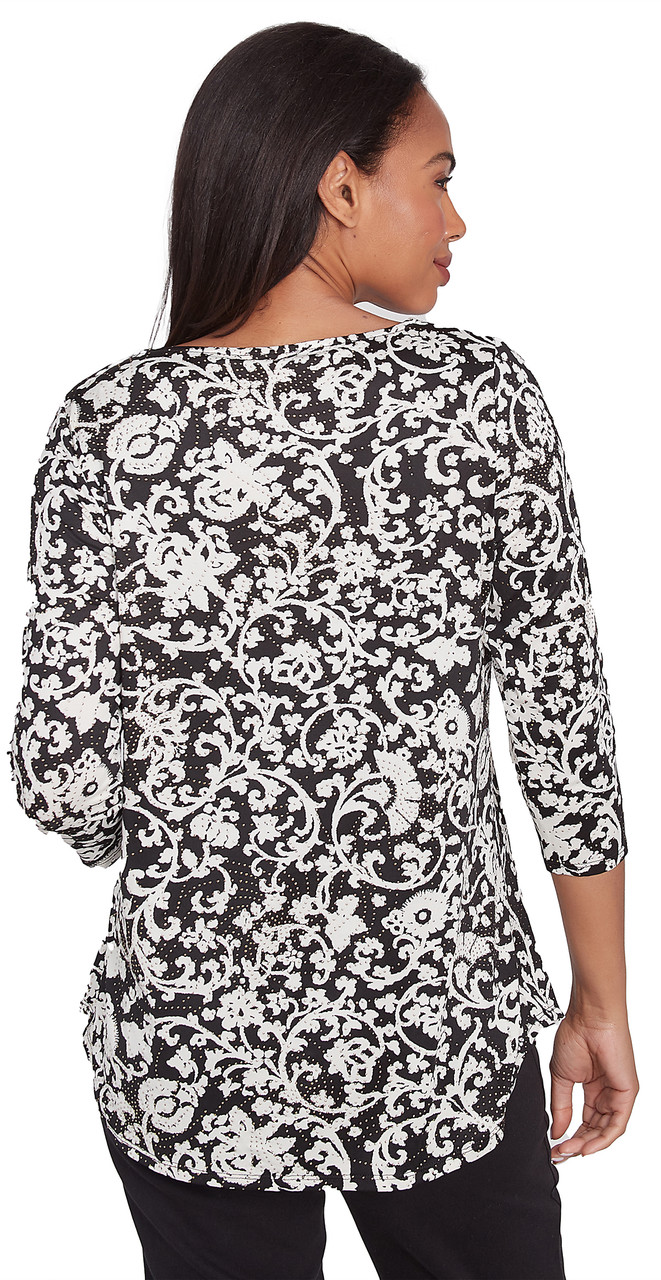 TOP *MISSY* IVORY SPLIT NECK W/CHAIN