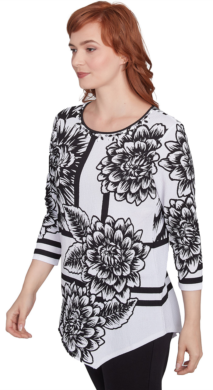 BLACK/WHITE