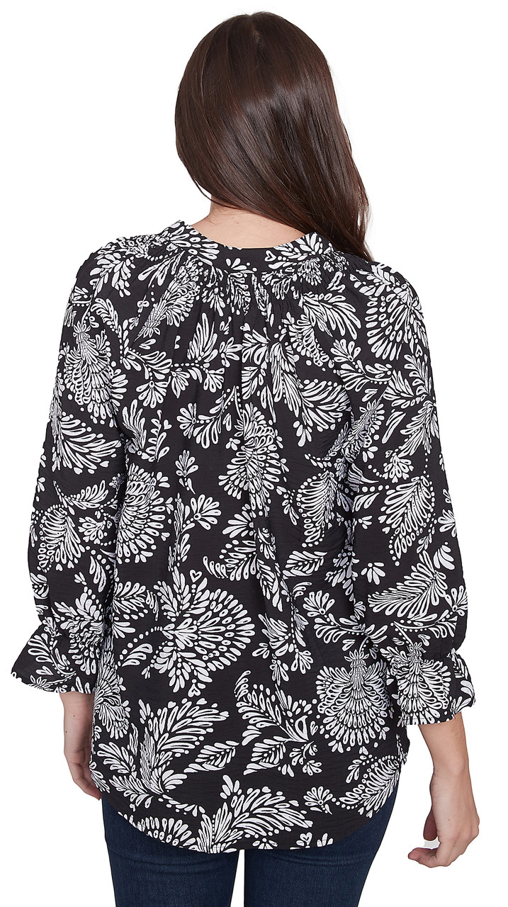 TOP *PETITE* BLACK WHITE 3/4 SLV FLORAL PRINT