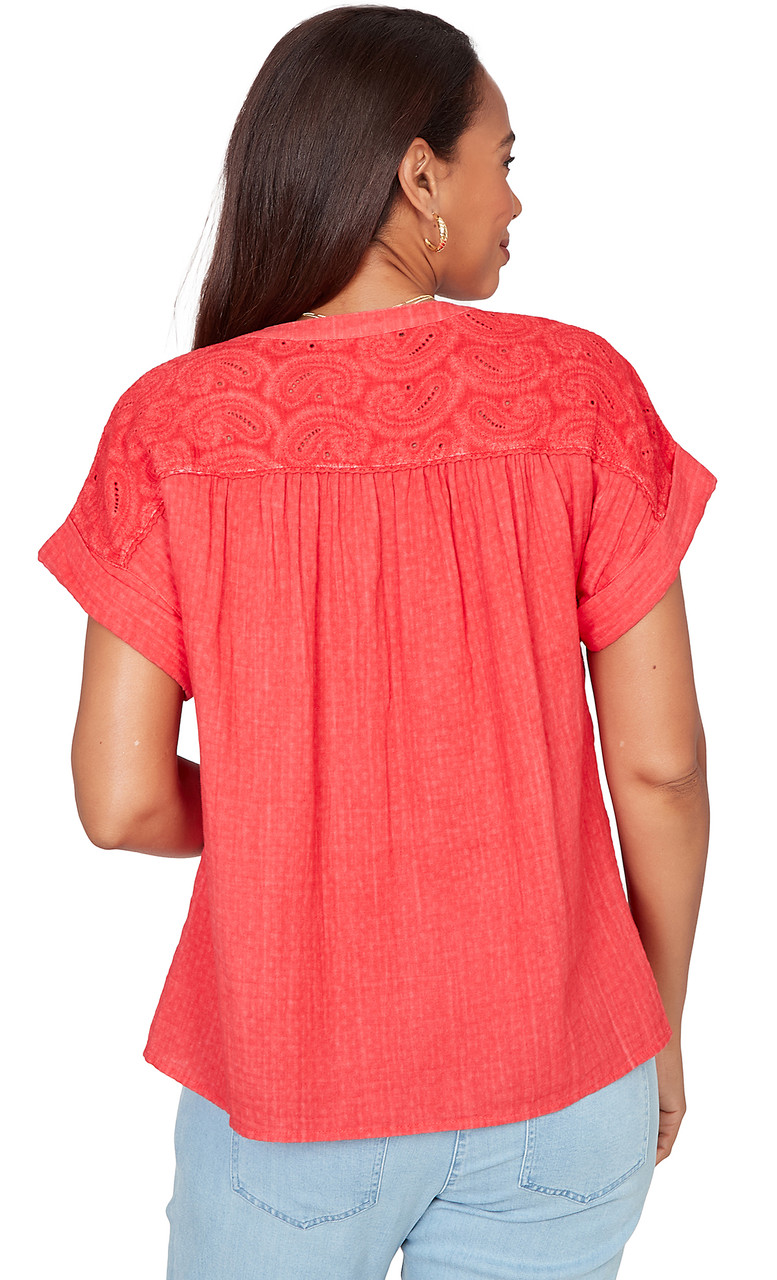 TOP *PETITE* RED PAISLEY DOUBLE GUAZE