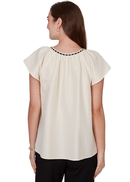 BLOUSE *MISSY* CREAM S/S SOLID W/LACING DTL