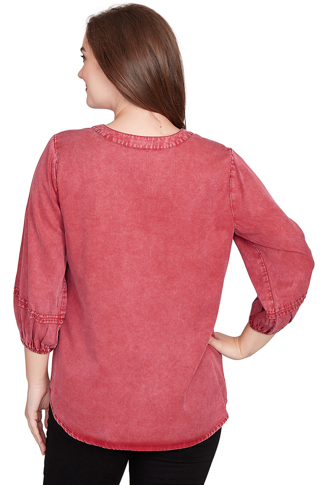 TOP *PETITE* SANGRIA 3/4 SLV EMBROIDERD