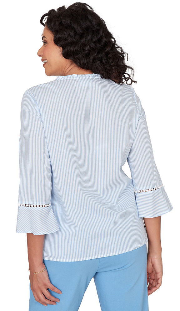 TOP *PETITE* BLUE EMBROIDERED STRIPE