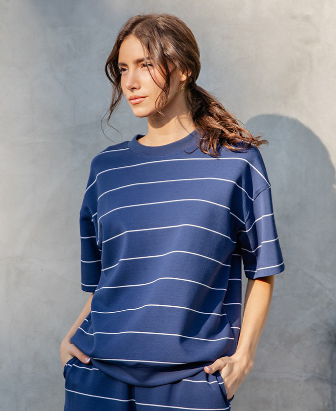 SMOKY NAVY CREAM