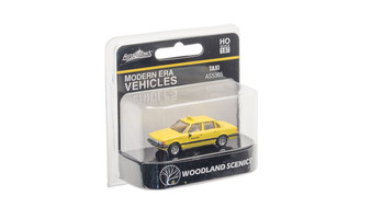JP5365 Taxi - HO Scale | Just Plug