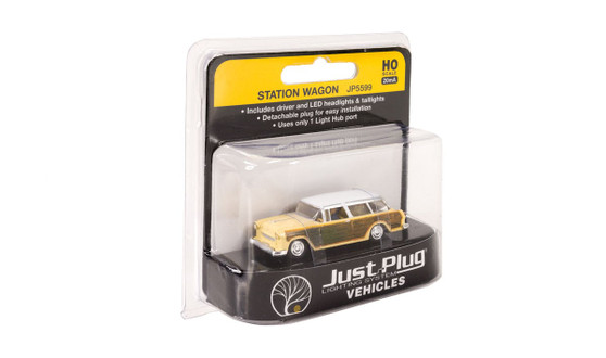 JP5599 Station Wagon- HO Scale | Just Plug