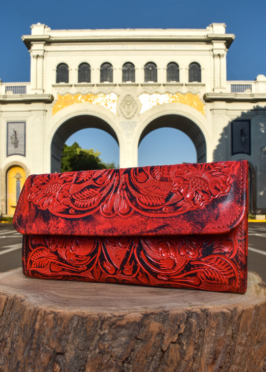 Maya leather clutch purse by Sechi Leather