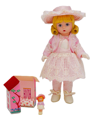Madame Alexander Collecting Dolls 8" Doll and Miniature Dollhouse Set Madame Alexander Collecting Dolls 8" Doll and Miniature Dollhouse Set