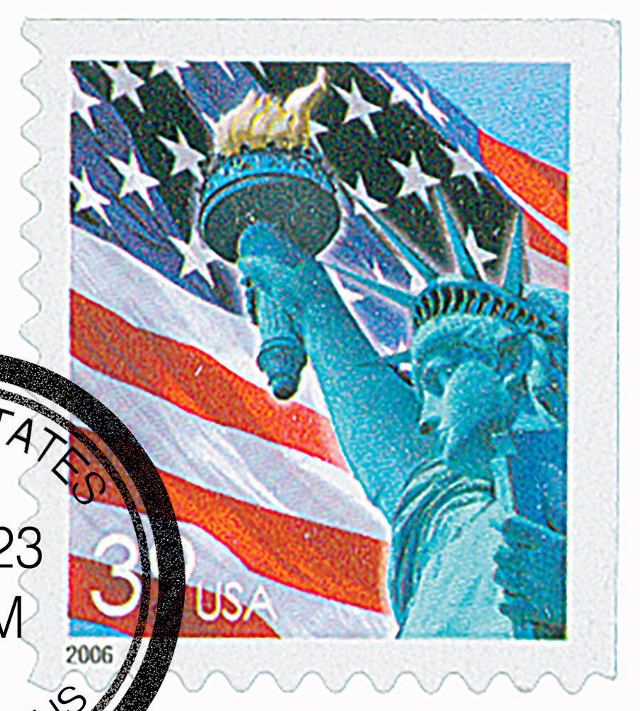 3985 - 2006 39c Statue of Liberty & Flag - Mystic Stamp Company