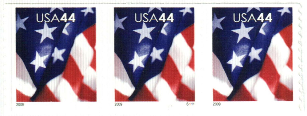 4392 - 2009 44c Flag, coil, micro USPS in right corner - Mystic 