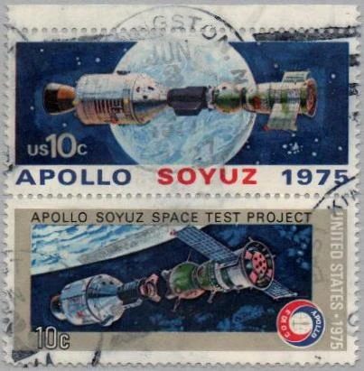 1569-70 - 1975 10c Apollo-Soyuz Space Mission - Mystic Stamp Company