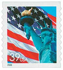 3981 - 2006 39c Statue of Liberty and Flag, 9 1/2 vertical perf