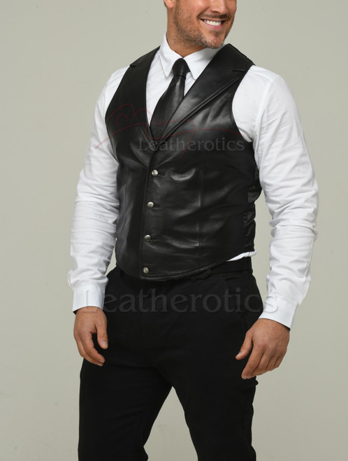 Ensemble gilet et cravate en cuir noir pour homme, vus de face