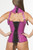 Vue arrière du corset serre-taille en cuir rose avec laçage noir complet et harnais de collier de posture à boucles. Vue arrière du corset serre-taille en cuir rose avec laçage noir complet et harnais de collier de posture à boucles.