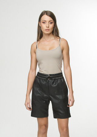 SHORTS EN CUIR