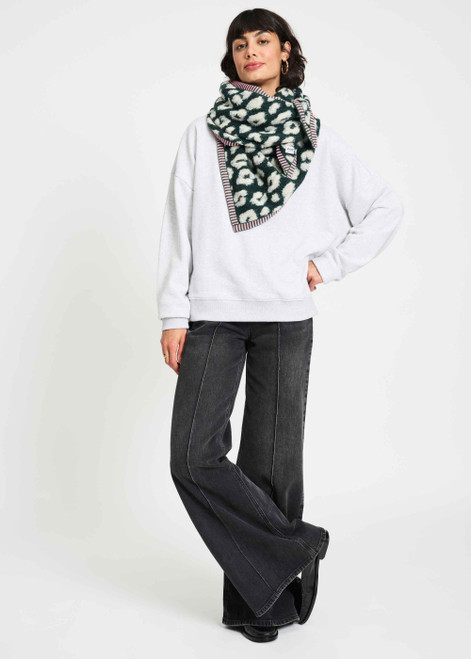 POM AMSTERDAM Green Shawl - Leopard Green | SP9413
