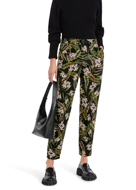 MARC CAIN Floral Print Pants With A Tailored Fit And Tapered Legs. | VC8163J37
