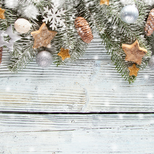 Winter Wreaths & Garlands