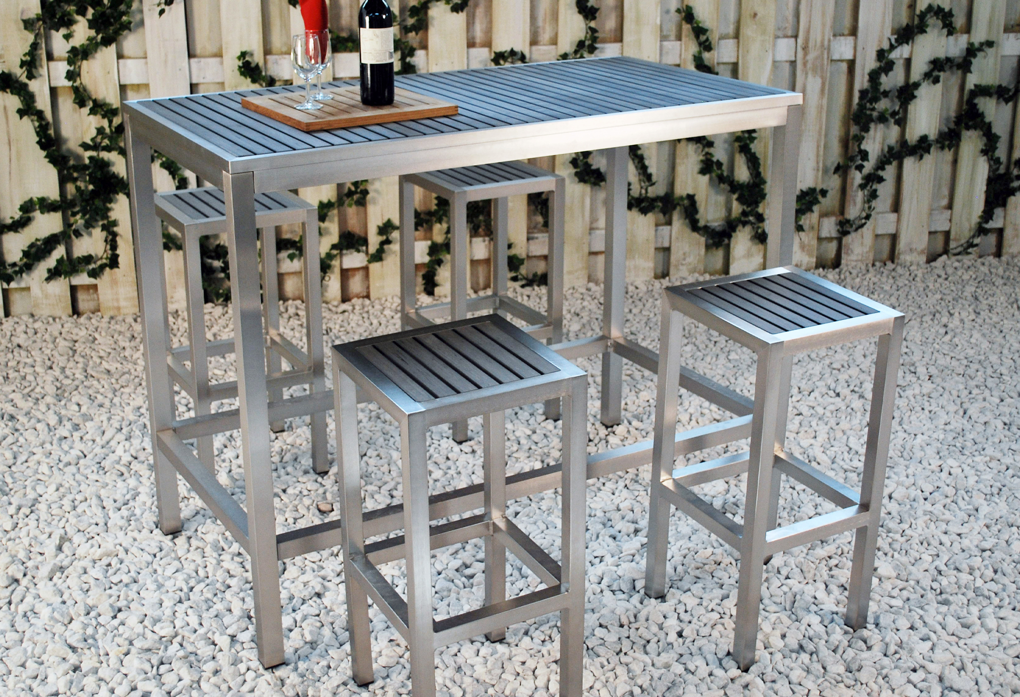 Kannoa Bar Tables and Barstools for the Outdoors