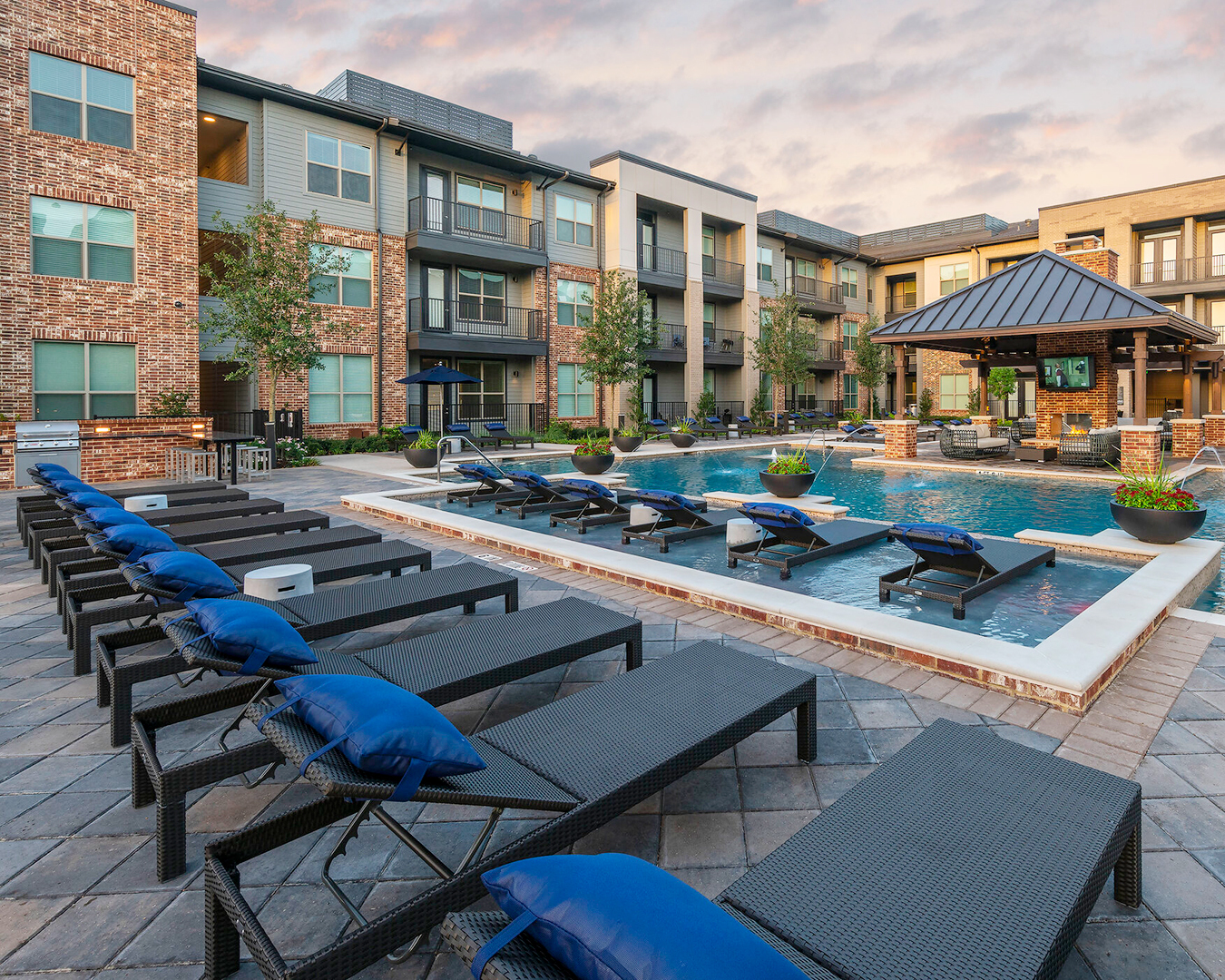 KANNOA OUTDOOR SOFA FROM THE MONACO COLLECTION