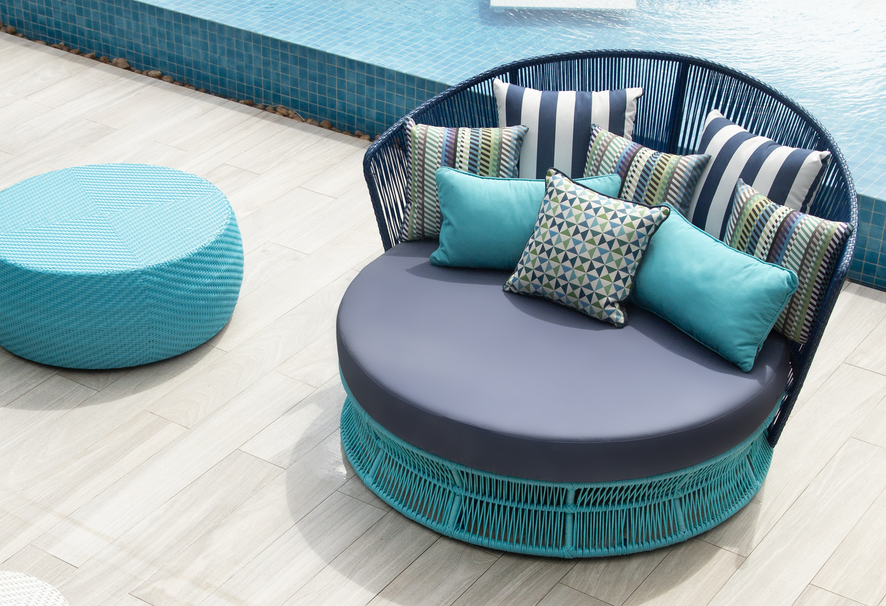 Kannoa Daybeds for the Outdoors