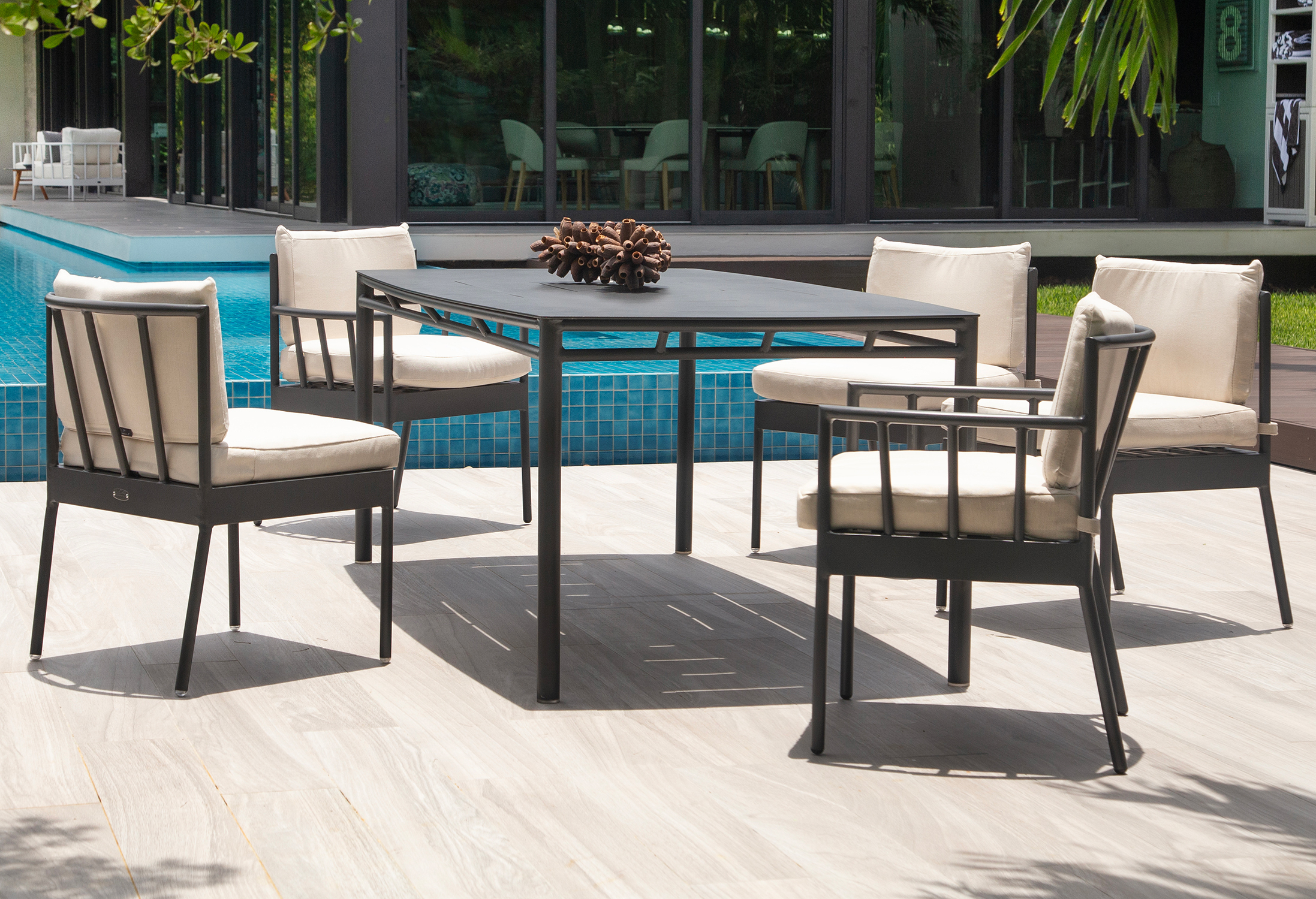 DINING Dining tables and chairs designed for your patio and other outdoor commercial, hospitality and residential settings.