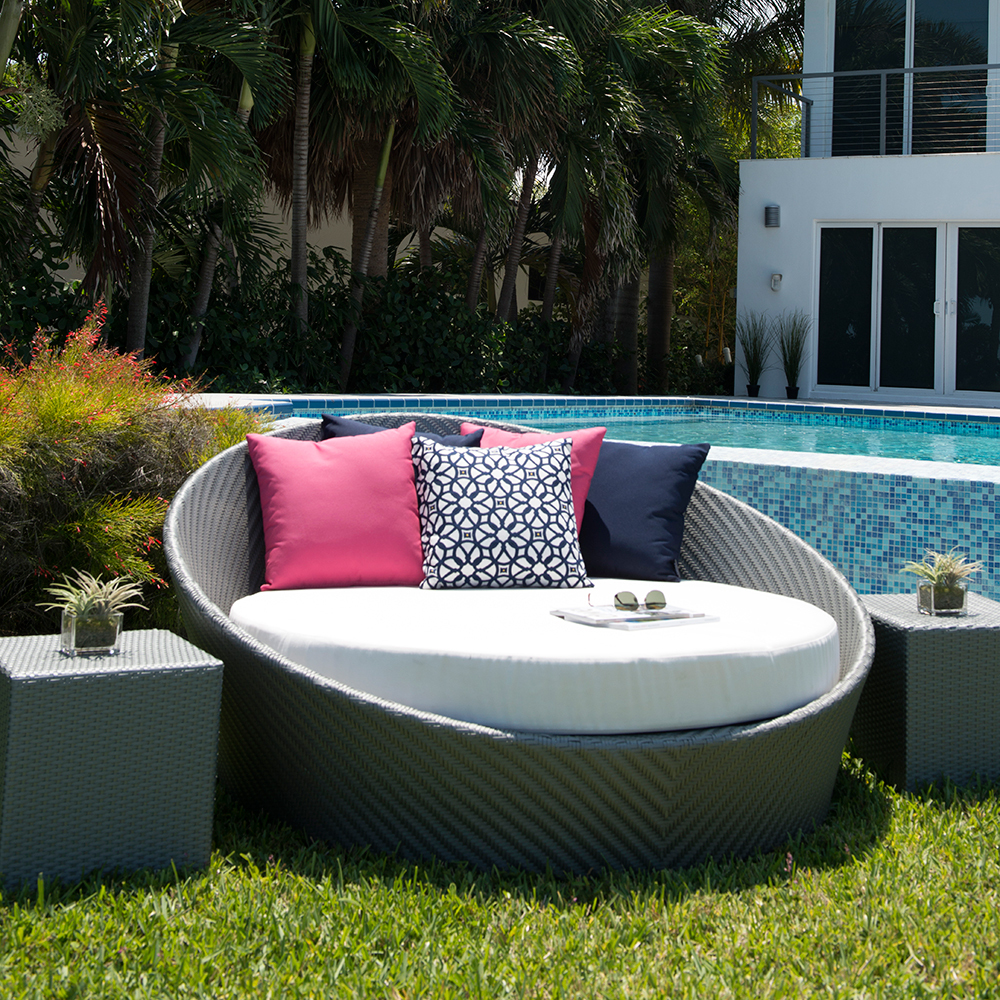 HALLO Modern and Beautiful Outdoor Daybeds designed for Commercial, Hospitality and Residential Settings
