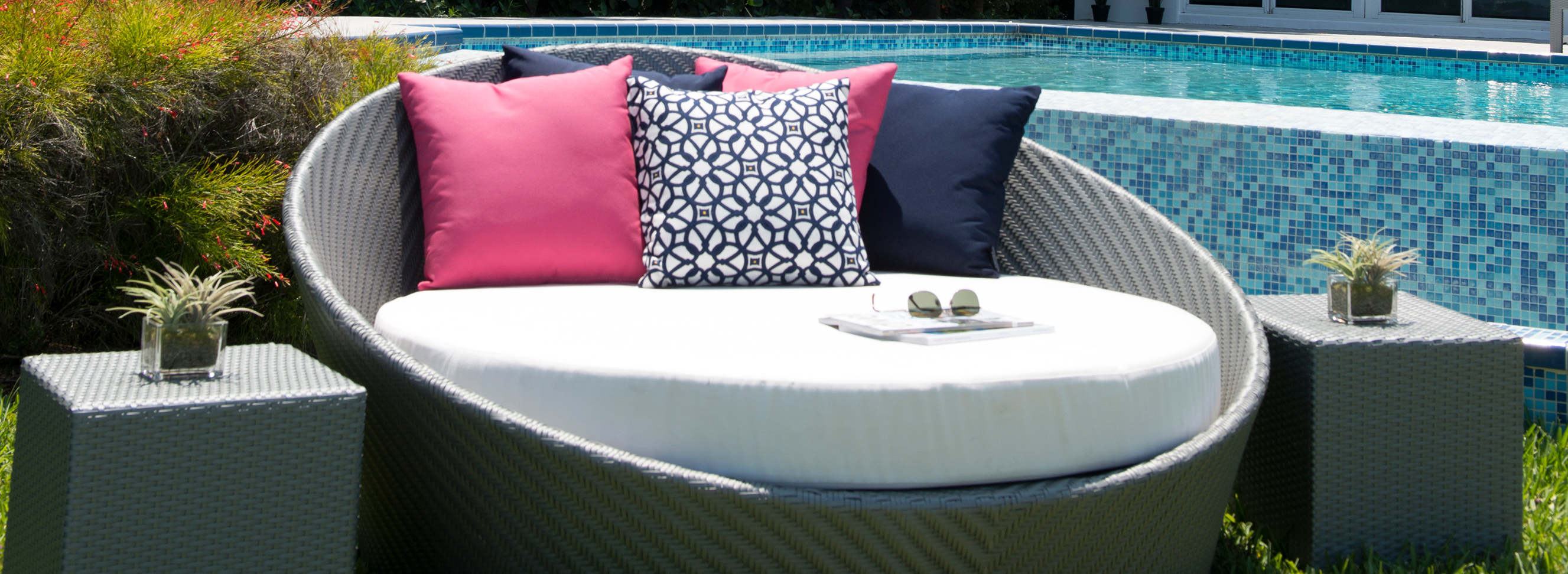 HALLO Collection - Modern and Beautiful Outdoor Daybeds designed for Commercial, Hospitality and Residential Settings