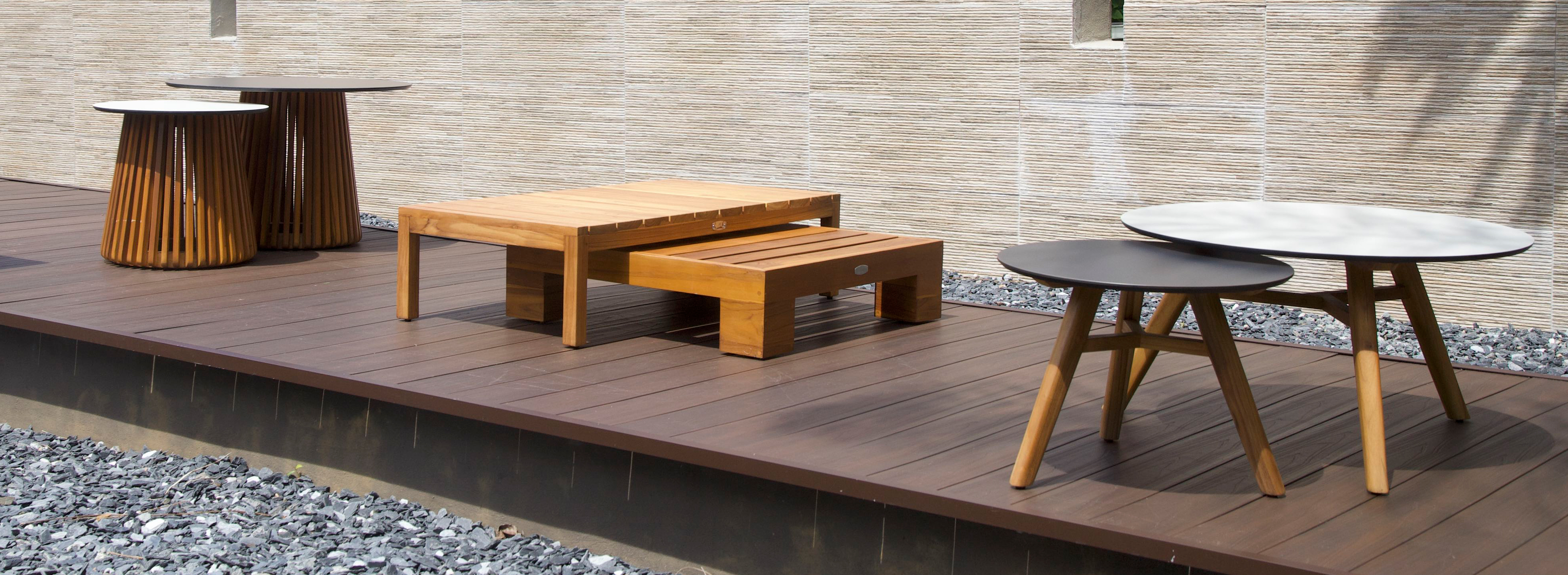 Kannoa Side Table and Ottomans for the Outdoors