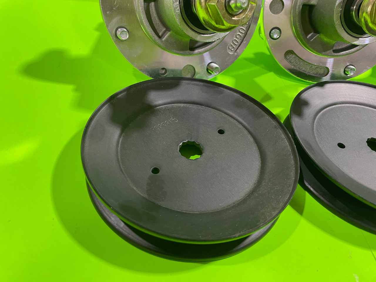Deck Spindles and Pulleys for Husqvarna 48 52 61 Inch Deck 539112170 532173436 3 Pack
