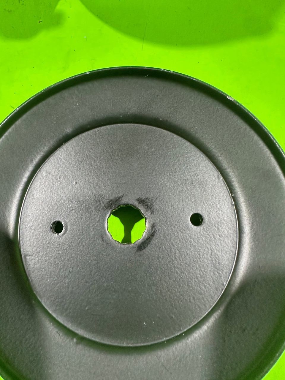 Heavy Duty Deck Spindles and Pulleys for Husqvarna 48 52 61 Inch Deck 539112170 532173436 3 Pack