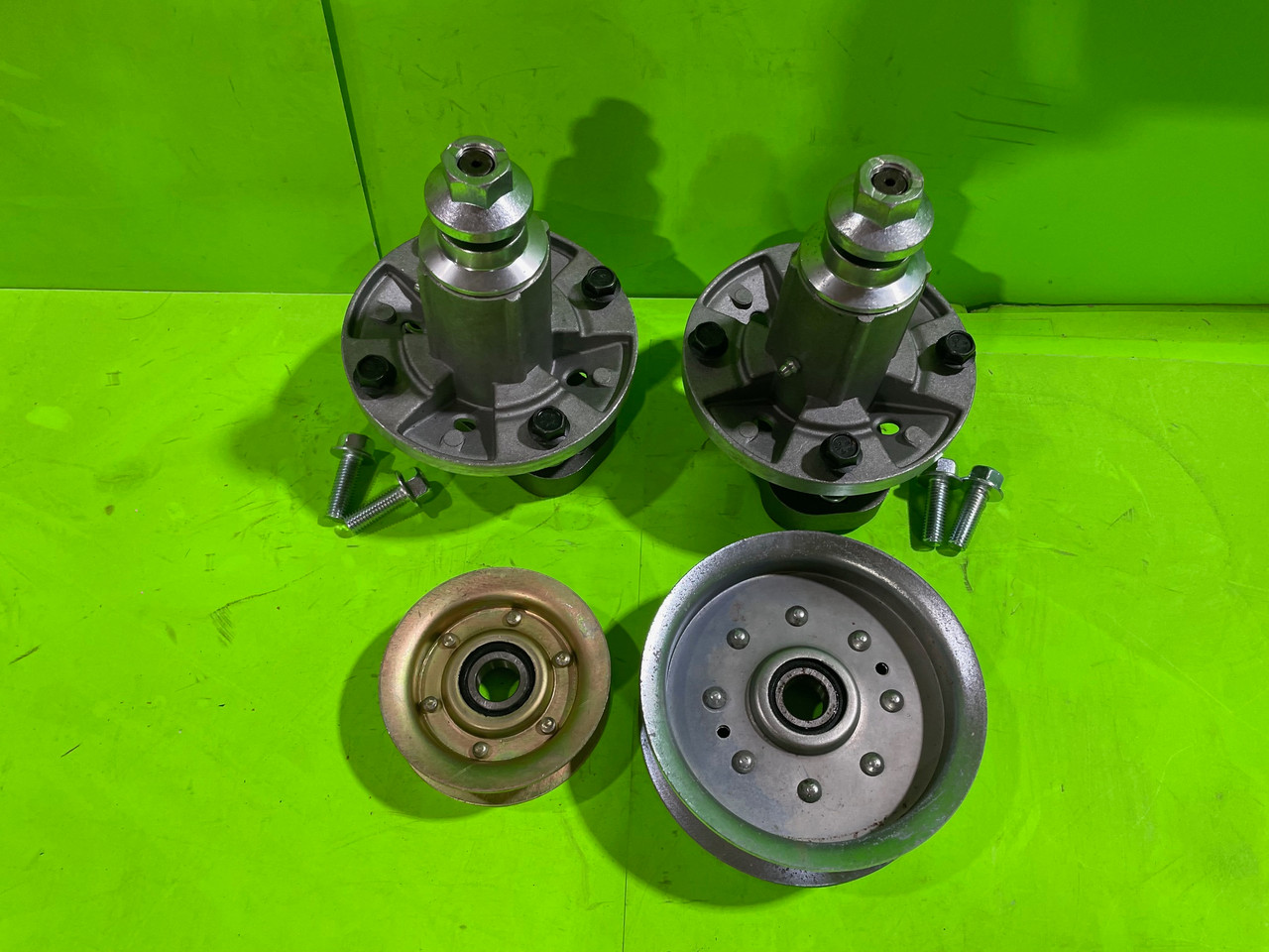 John Deere 42" Spindles and Idler Pulleys L105 L107 L110 L108 L118 L111 GY20050