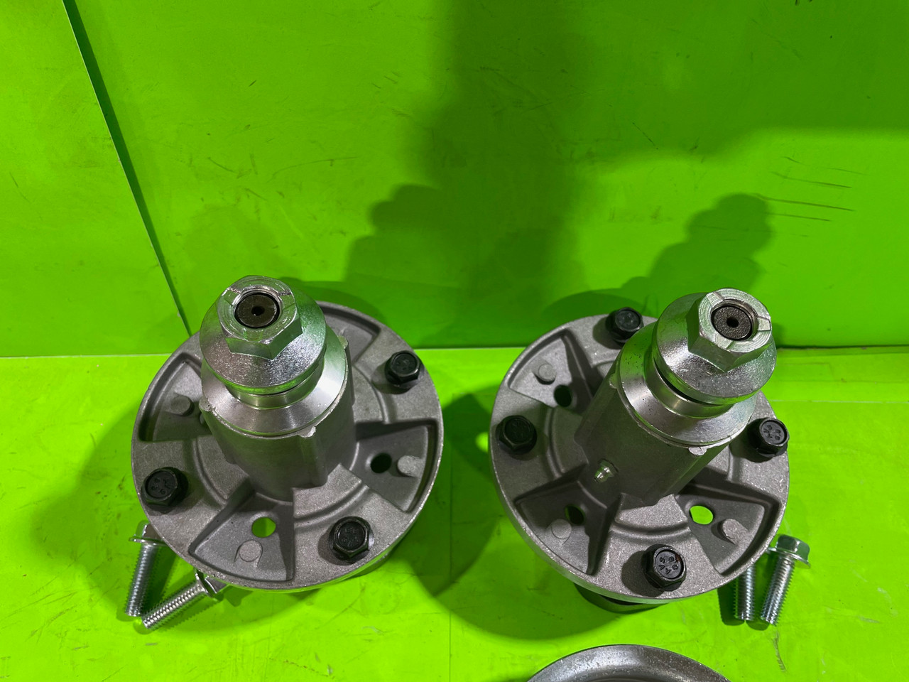 John Deere 42" Spindles and Idler Pulleys L105 L107 L110 L108 L118 L111 GY20050