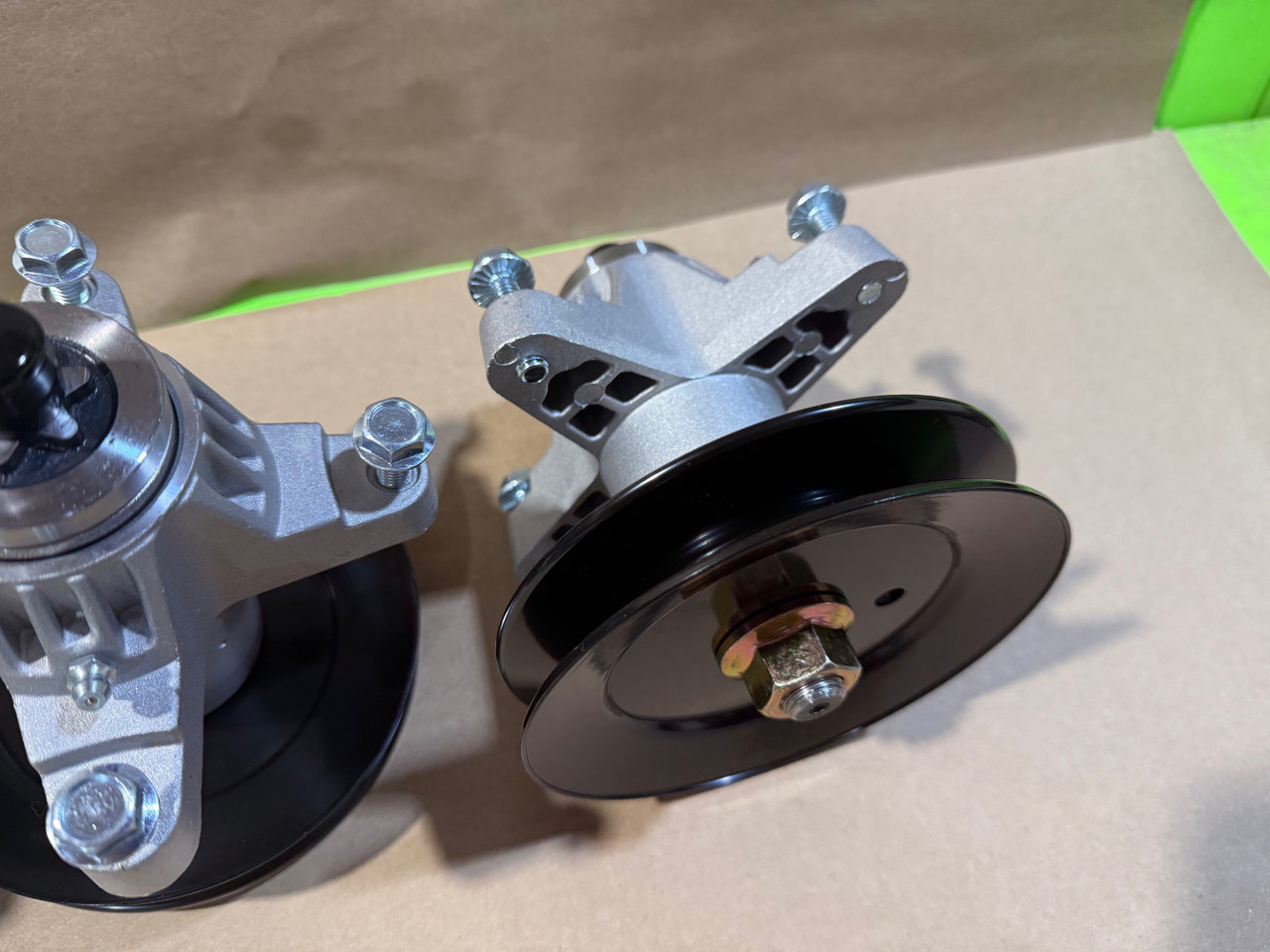 NEW Troy-Bilt 3 Deck Spindles For Mustang XP 50" 918-04126 618-04125 NEW Troy-Bilt 3 Deck Spindles For Mustang XP 50" 918-04126 618-04125