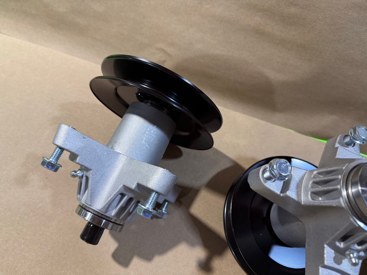 NEW Cub Cadet 3 Deck Spindles 50" Deck 918-04126 618-04125 NEW Cub Cadet 3 Deck Spindles 50" Deck 918-04126 618-04125