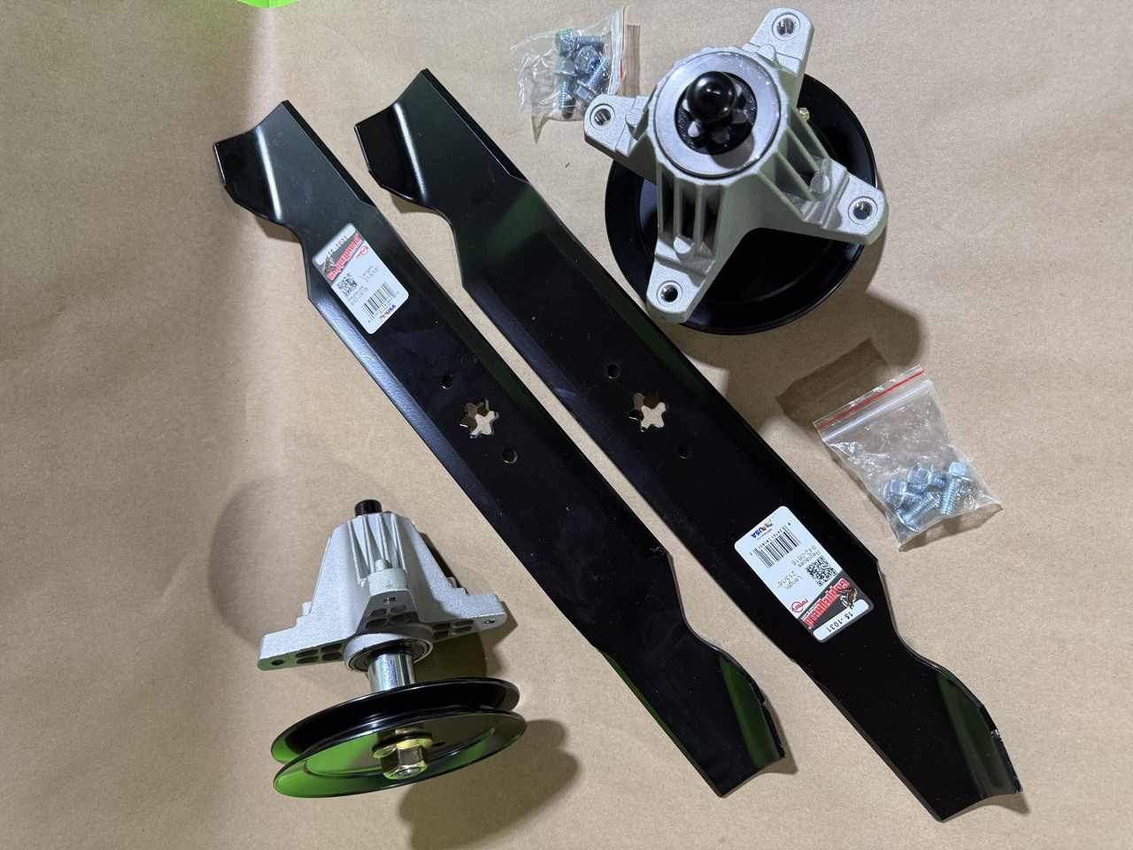 NEW Troy-Bilt Spindle & Blade Kit Pony 42K Lawn Tractor 918-06991 942-04308 NEW Troy-Bilt Spindle & Blade Kit Pony 42K Lawn Tractor 918-06991 942-04308