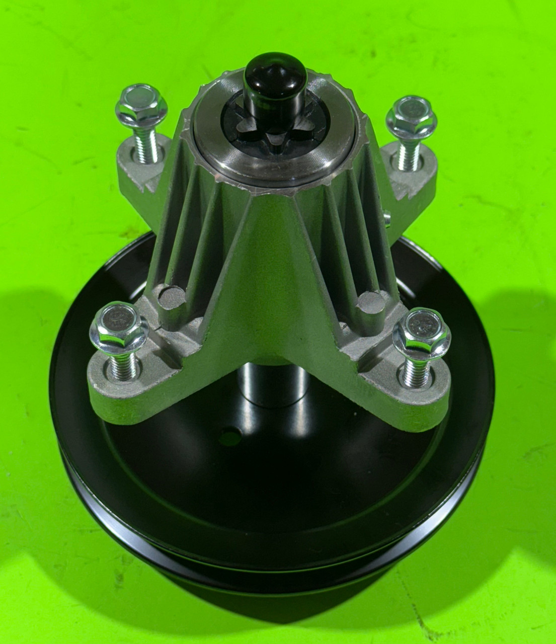 (1) Spindle Fits MTD T1500 T1600 LT 4600 CLT46CVT TB46 46" 918-06989 618-06989