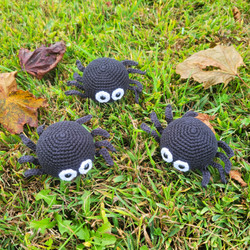 Fair trade artisan crafted knit wool spider figure from Chile