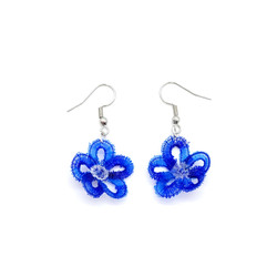 Fair trade hand woven crin horsehair daisy flower dangle earrings from Chile 