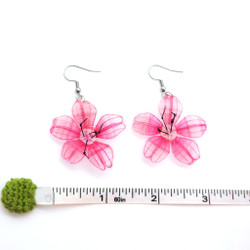 Fair trade hand woven crin horsehair daisy flower dangle earrings from Chile