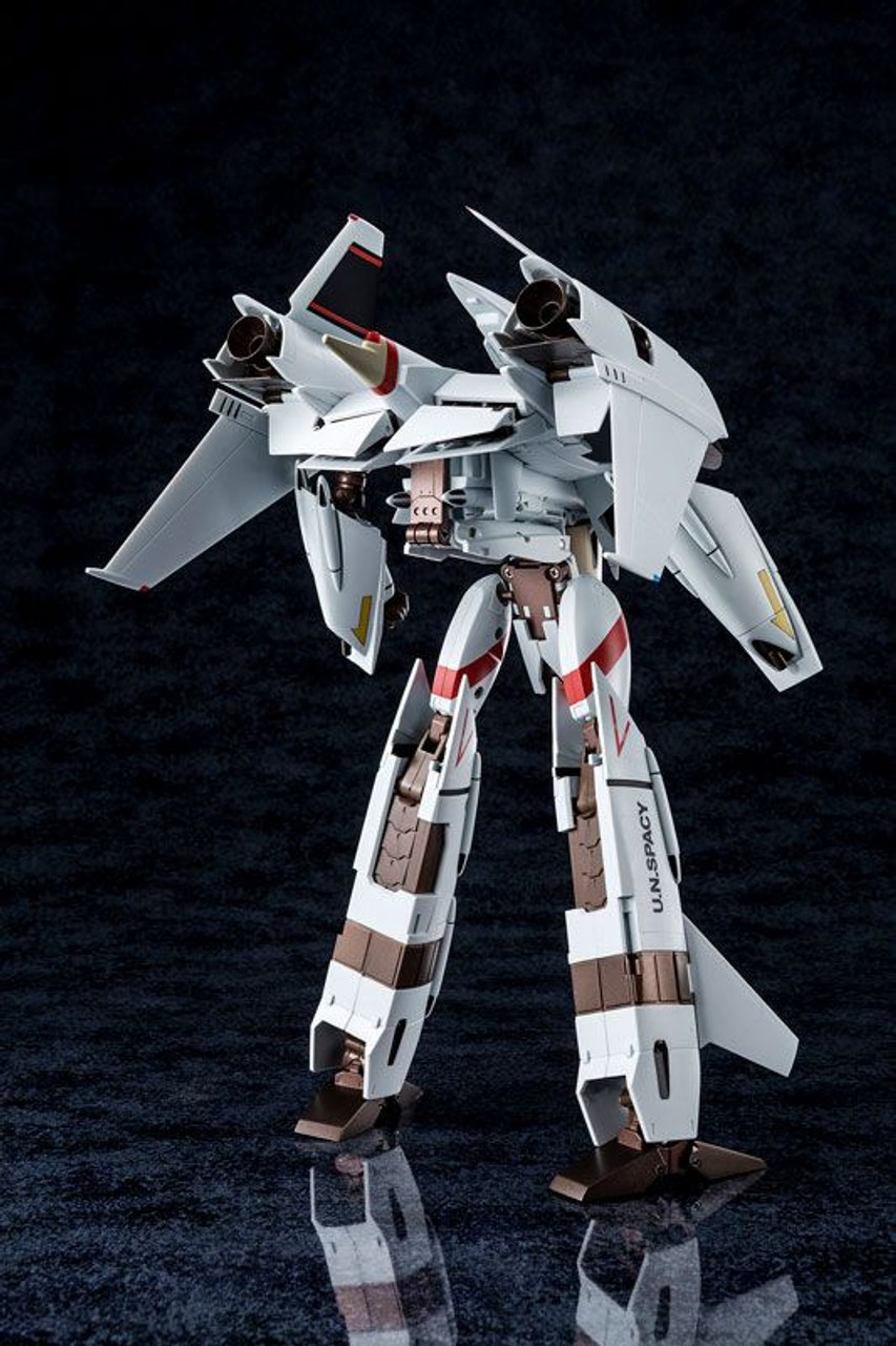 Macross Perfect Transformation - 1/60 Scale VF-4G Lightning III