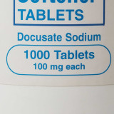 Stool Softener McKesson Brand Tablet 1000 per Bottle 100 mg Strength Docusate Sodium 57896042110 BT/1000 57896042110 MCK BRAND 633777_BT